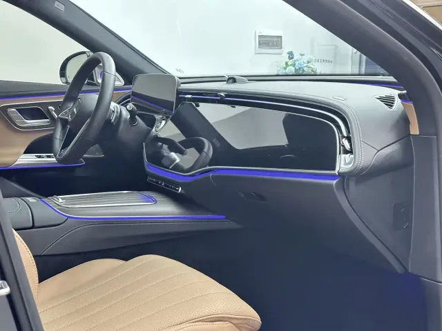Mercedes-Benz E-Class — Фото автомобиля 17