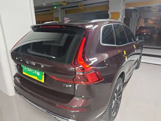 Volvo XC60 — Фото автомобиля 6
