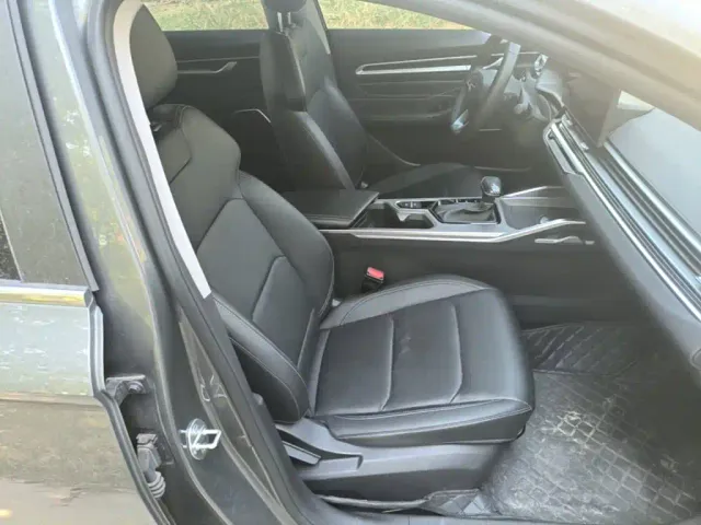 Geely Emgrand — Фото автомобиля 24