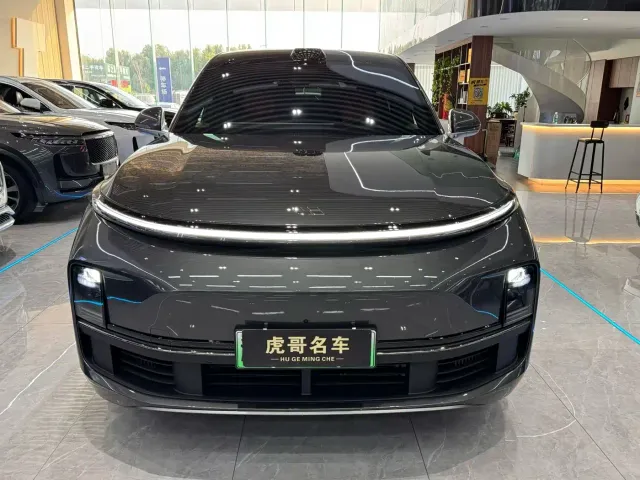 Li Auto L9 — Фото автомобиля 2