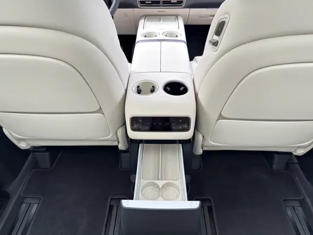 Li Auto MEGA — Фото автомобиля 21
