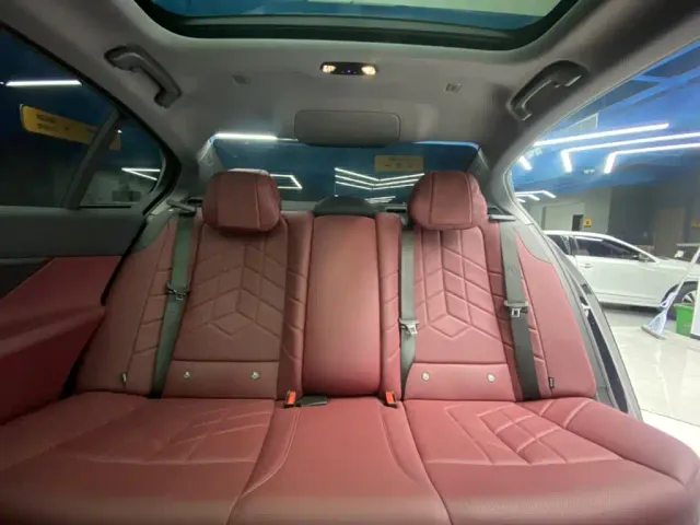 BMW 5 Series — Фото автомобиля 26