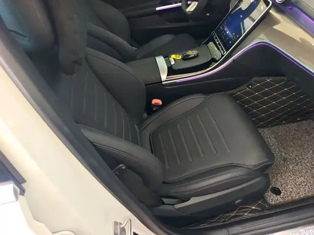 Mercedes-Benz C-Class — Фото автомобиля 24