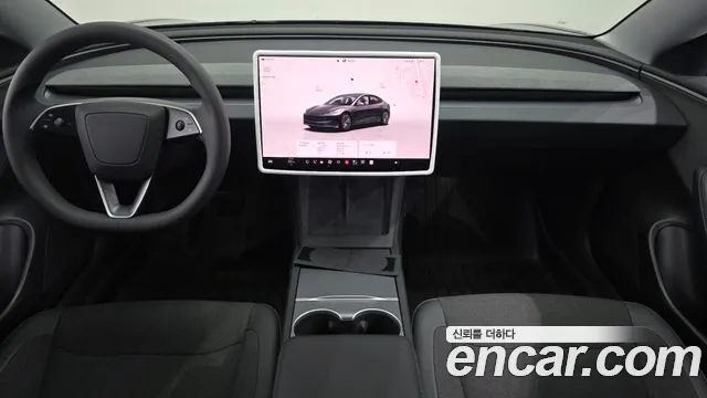 Tesla Model 3 — Фото автомобиля 10