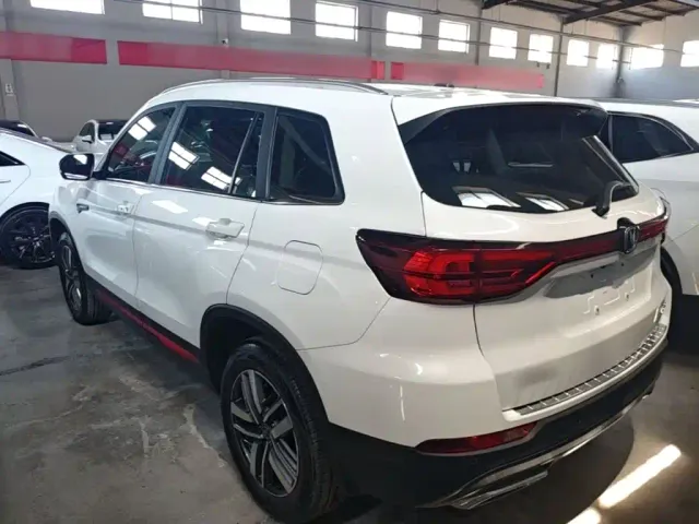 Changan CS75 — Фото автомобиля 4