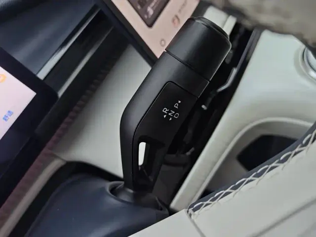 Geely Galaxy E5 — Фото автомобиля 16
