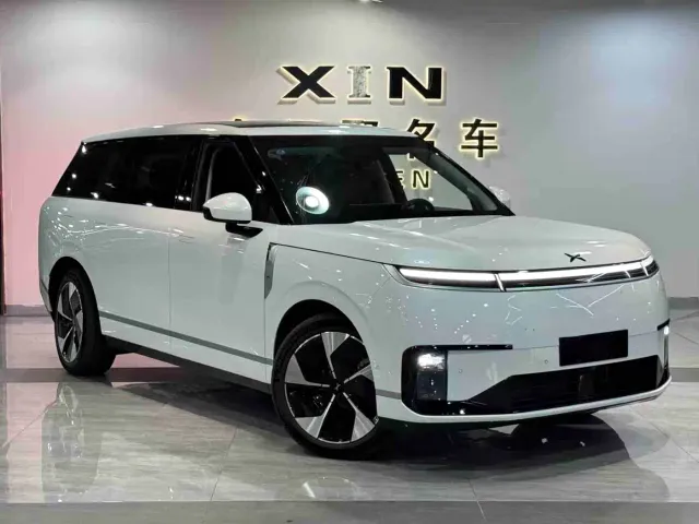 Xpeng GX — Фото автомобиля 3