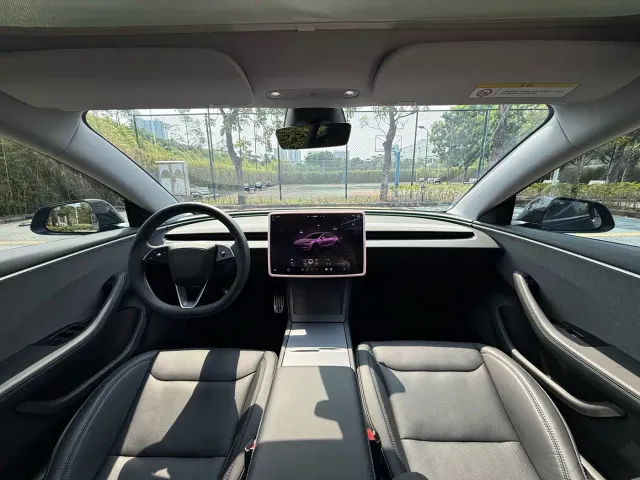 Tesla Model 3 — Фото автомобиля 7