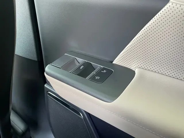 Volvo XC70 Plug-in Hybrid — Фото автомобиля 15