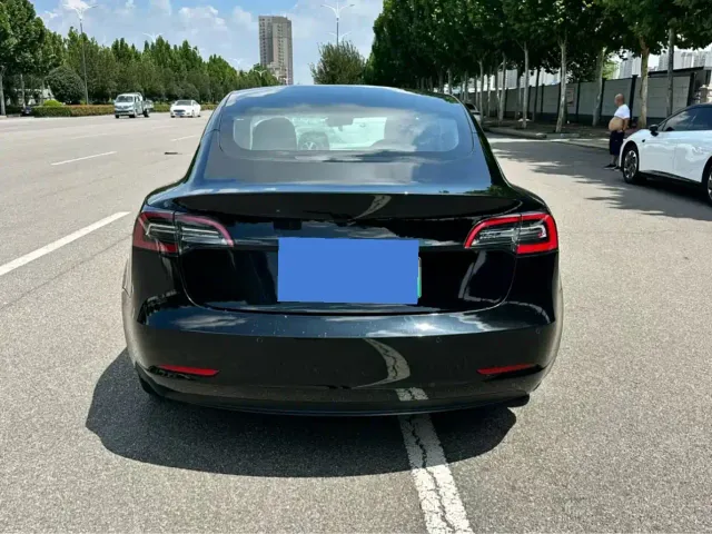 Tesla Model 3 — Фото автомобиля 8