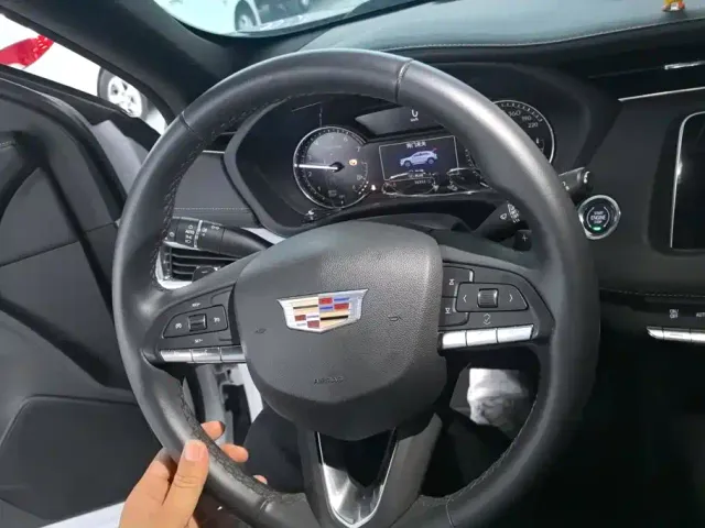 Cadillac XT4 — Фото автомобиля 15
