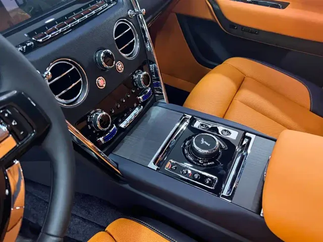 Rolls-Royce Cullinan — Фото автомобиля 12