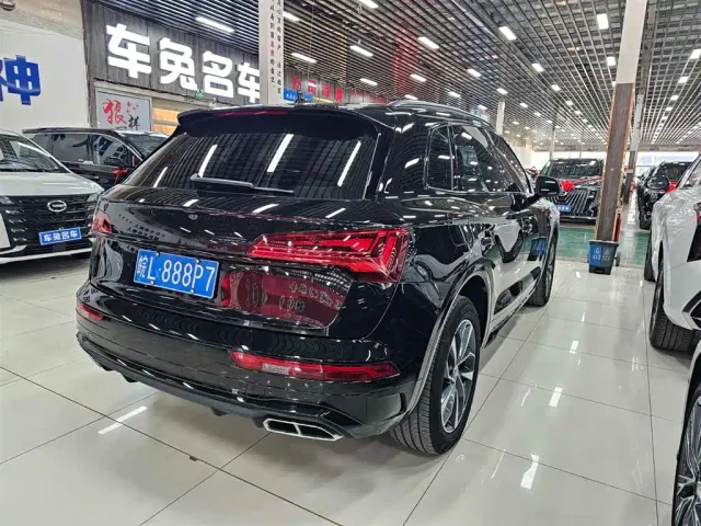 Audi Q5L — Фото автомобиля 5