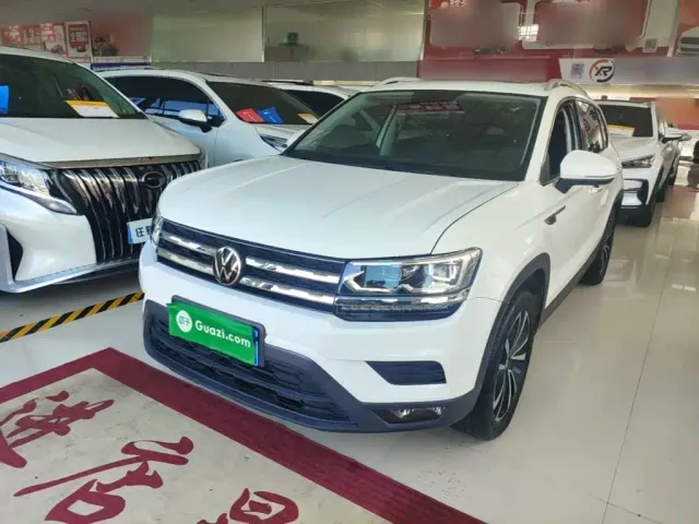 Фотография автомобиля — Volkswagen Tharu