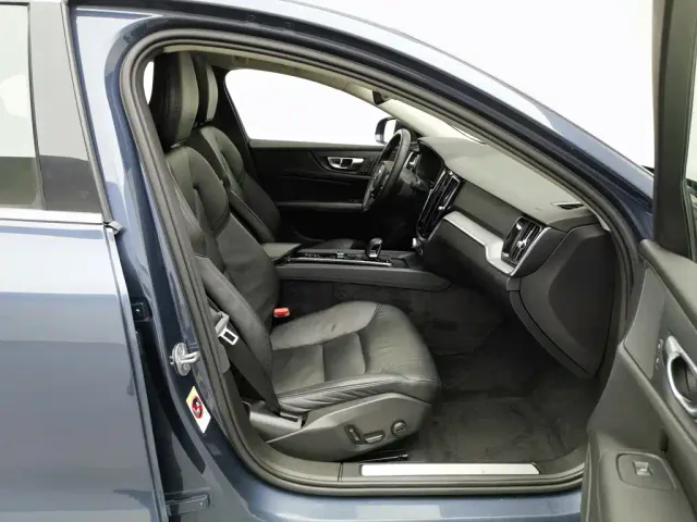 Volvo S60 — Фото автомобиля 23