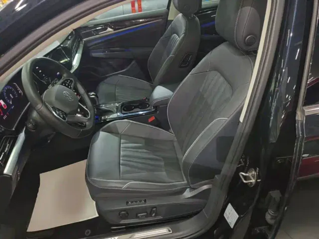 Volkswagen Passat — Фото автомобиля 14