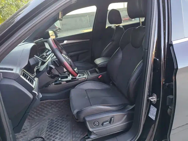 Audi Q5L Sportback — Фото автомобиля 14