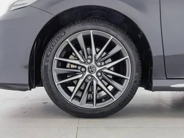 Toyota Camry — Фото автомобиля 17