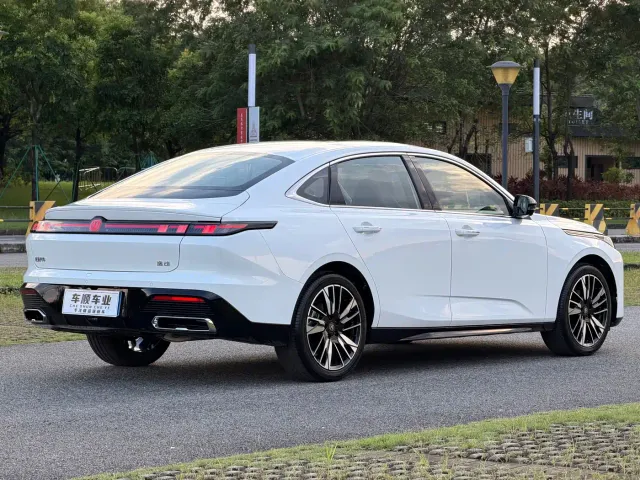 Changan Eado — Фото автомобиля 8