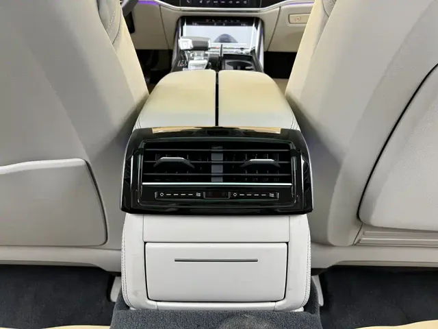 Audi A8 — Фото автомобиля 27