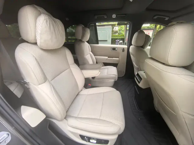 Li Auto L8 — Фото автомобиля 14