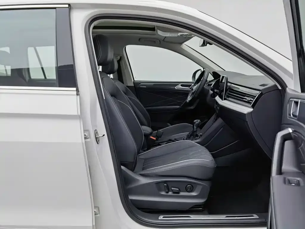 Volkswagen Tiguan L 2022 330TSI Auto 2WD R-Line Premium Edition — Фото автомобиля 23