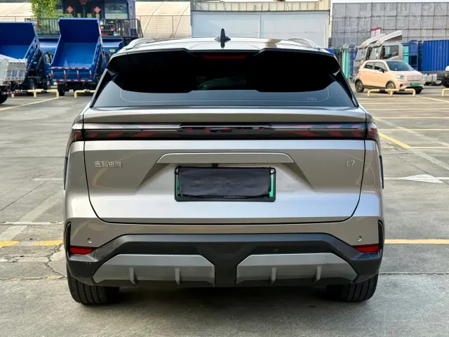 Geely Galaxy L7 — Фото автомобиля 6