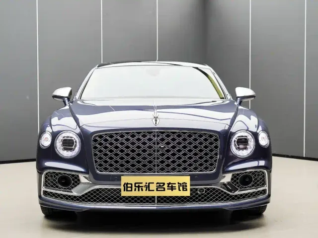 Bentley Flying Spur — Фото автомобиля 2