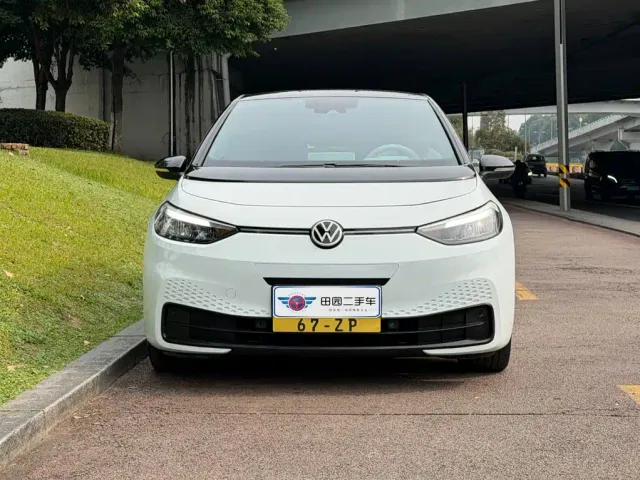 Volkswagen ID.3 — Фото автомобиля 2