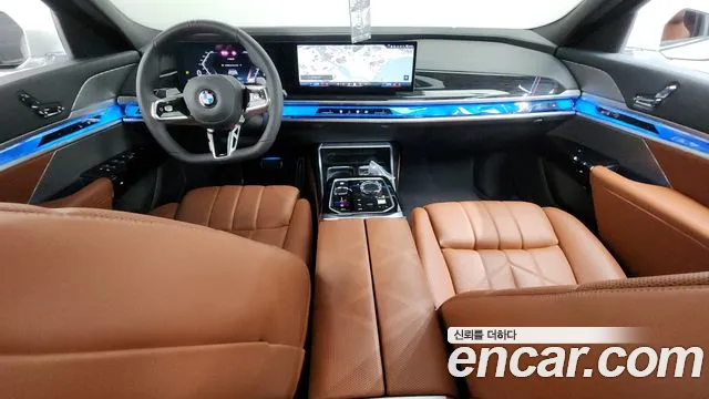 BMW 7-Series — Фото автомобиля 6