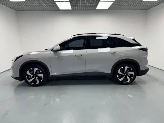 Arcfox Alpha T5 — Фото автомобиля 4
