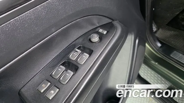 KG_Mobility_Ssangyong Rexton Новый Rexton Sport Khan Дизель 2.2 4WD — Фото автомобиля 26