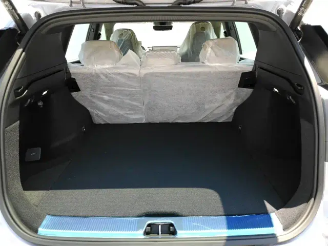 Volvo XC70 Plug-in Hybrid — Фото автомобиля 21