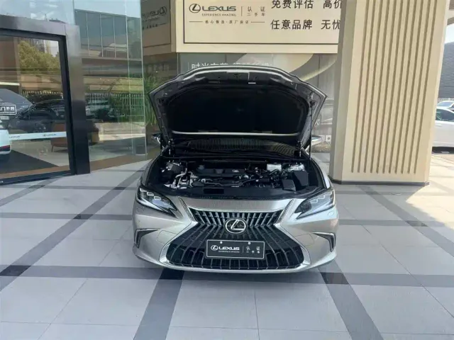 Lexus ES — Фото автомобиля 6