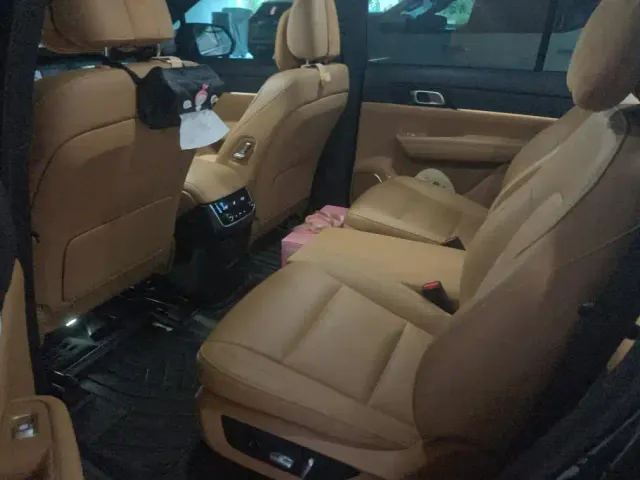 Li Auto ONE — Фото автомобиля 11