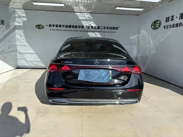 Mercedes-Benz E-Class — Фото автомобиля 6