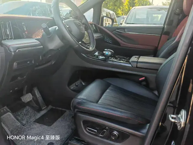 GAC Trumpchi M8 — Фото автомобиля 7