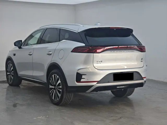 BYD Tang — Фото автомобиля 9
