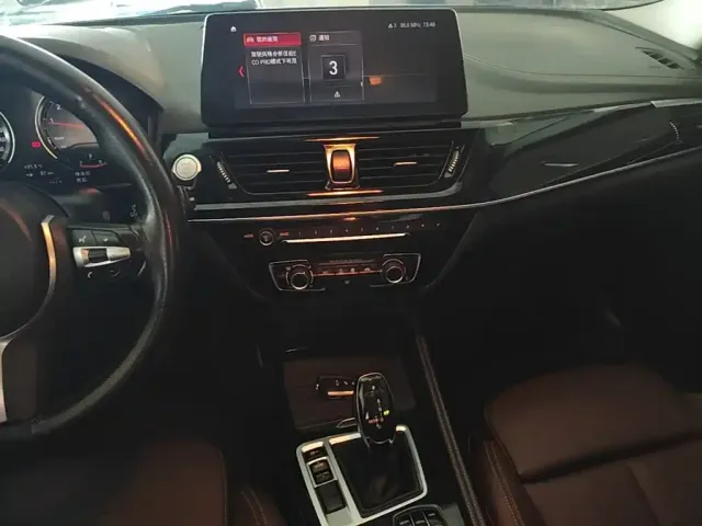 BMW BMW 1 Series 2023 120i M Sport Shadow Edition — Фото автомобиля 12