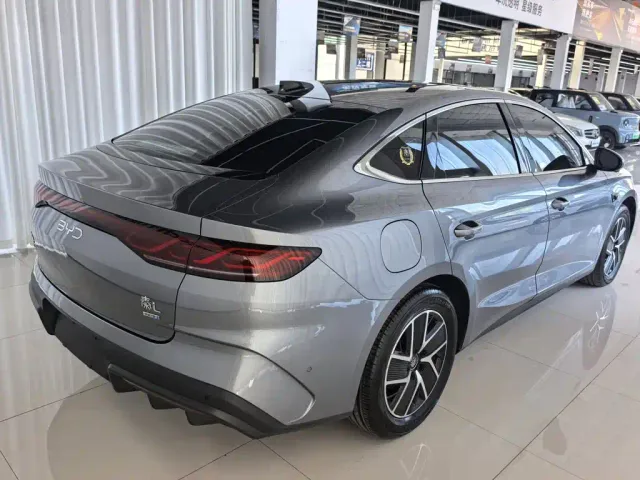 BYD Qin L — Фото автомобиля 19