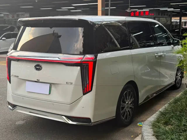 GAC Trumpchi E9 — Фото автомобиля 8
