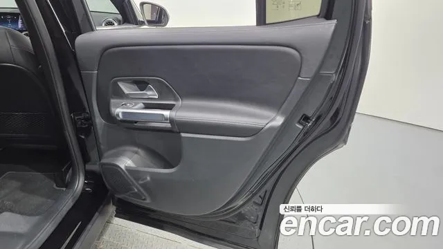 Mercedes-Benz GLB-Class — Фото автомобиля 14