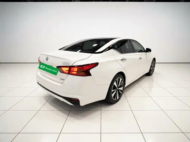Nissan Teana — Фото автомобиля 6