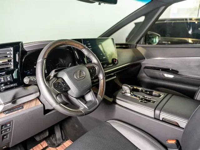 Lexus LM — Фото автомобиля 5