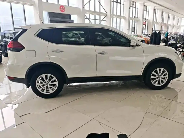 Nissan X-Trail — Фото автомобиля 10