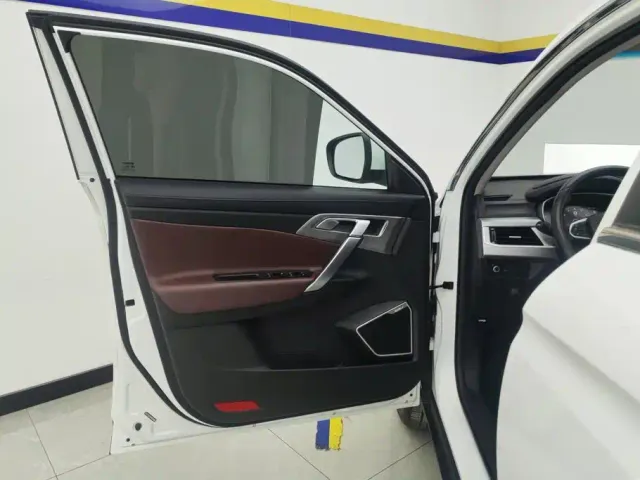 Geely Boyue — Фото автомобиля 7
