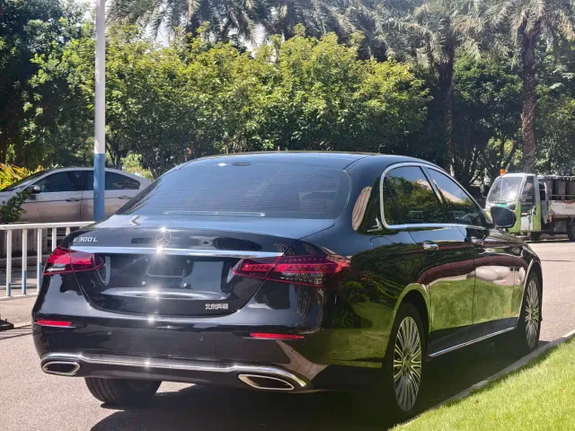 Mercedes-Benz E-Class — Фото автомобиля 7