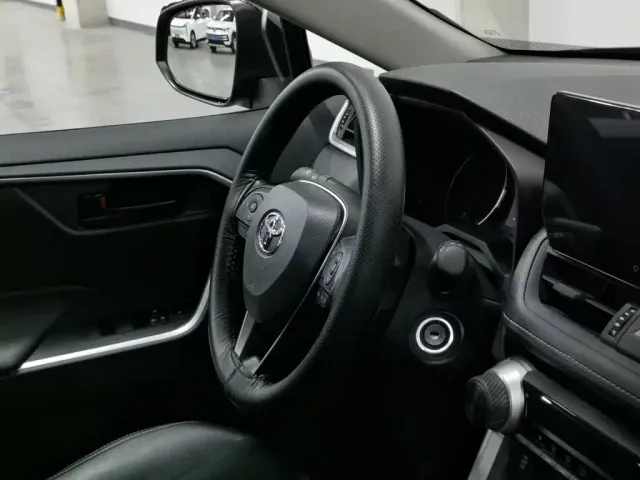 Toyota RAV4 — Фото автомобиля 22