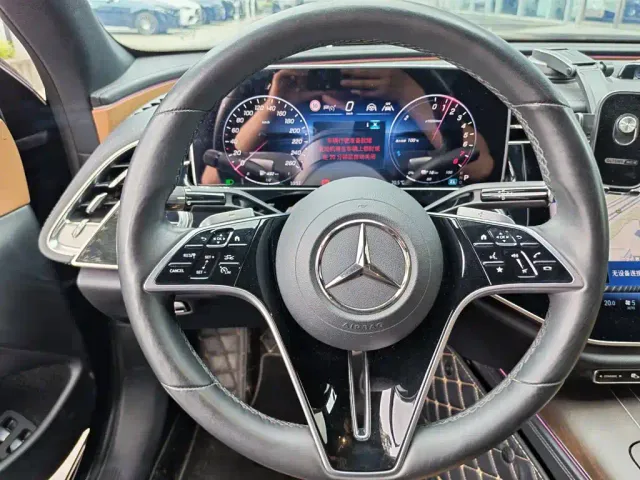 Mercedes-Benz E-Class — Фото автомобиля 11