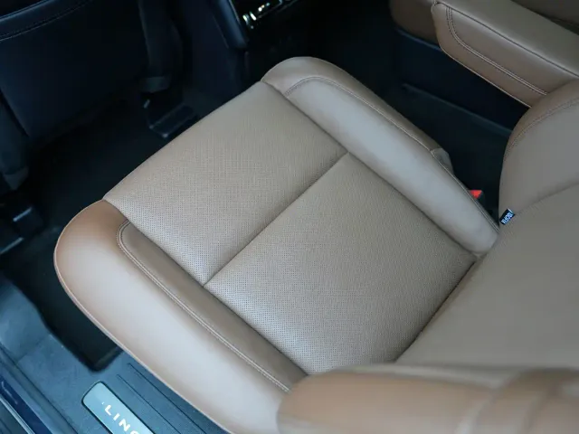 Lincoln Aviator — Фото автомобиля 19